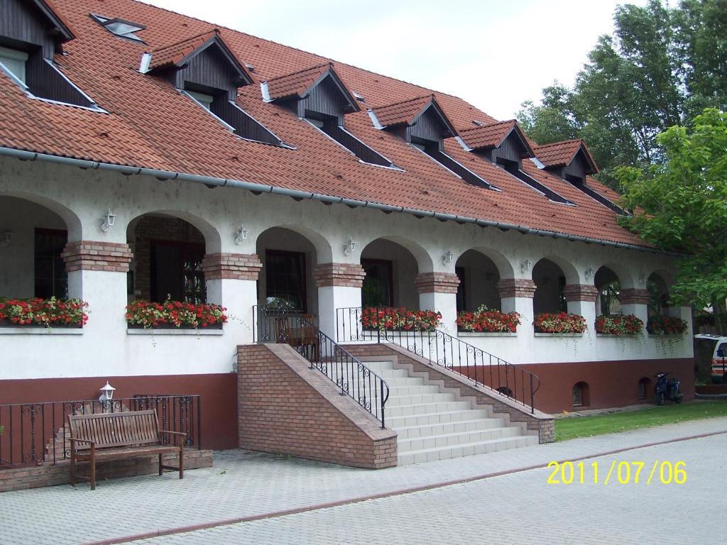 Bajor Panzio Bed & Breakfast Кескемет Екстериор снимка
